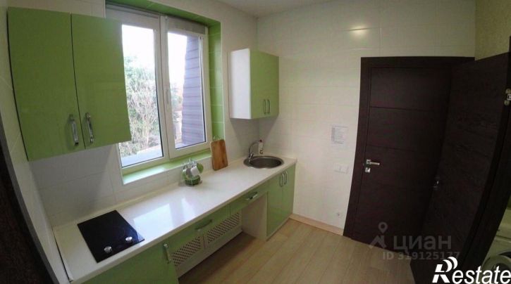 4-комн квартира Крым республика, улица Революции, 69