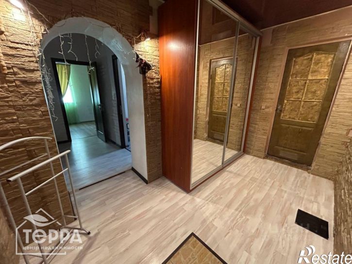 5-комн квартира Евпатория г., Толстого ул., 16