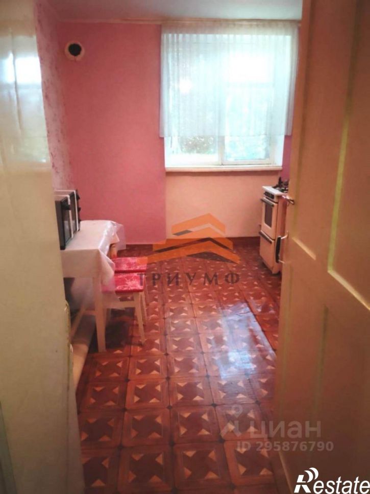 2-комн квартира Кировский р-н, Яркое поле с