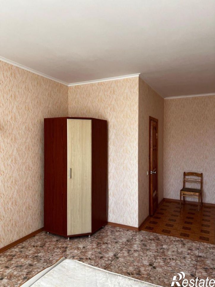 5-комн квартира Феодосия г., Обуховой ул., 26