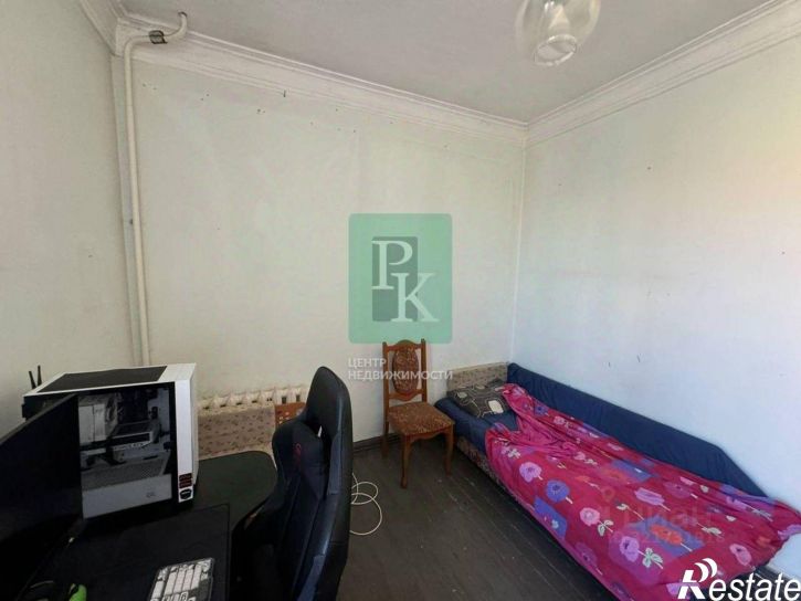 4-комн квартира улица Очаковцев, д 35