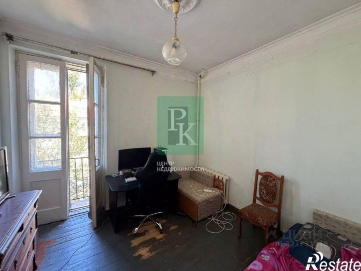 4-комн квартира улица Очаковцев, д 35