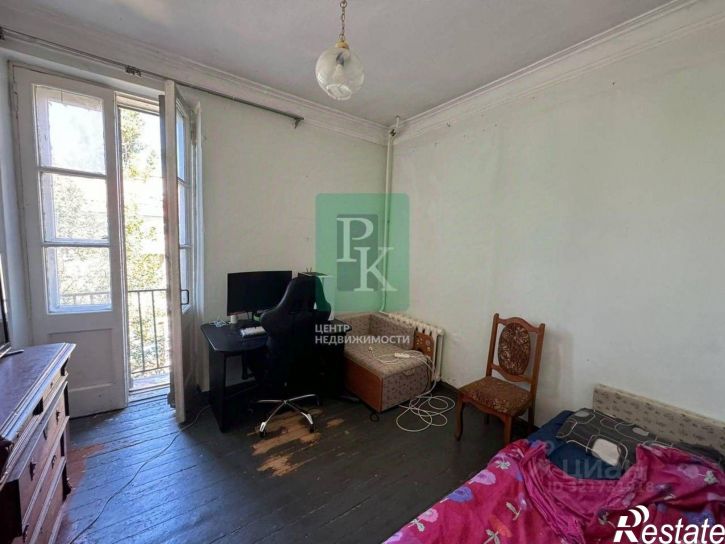 4-комн квартира улица Очаковцев, д 35