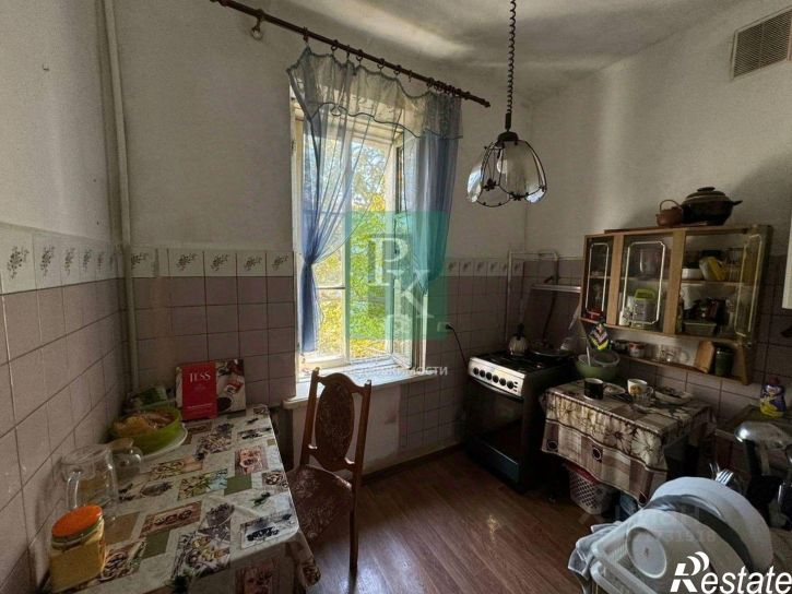 4-комн квартира улица Очаковцев, д 35