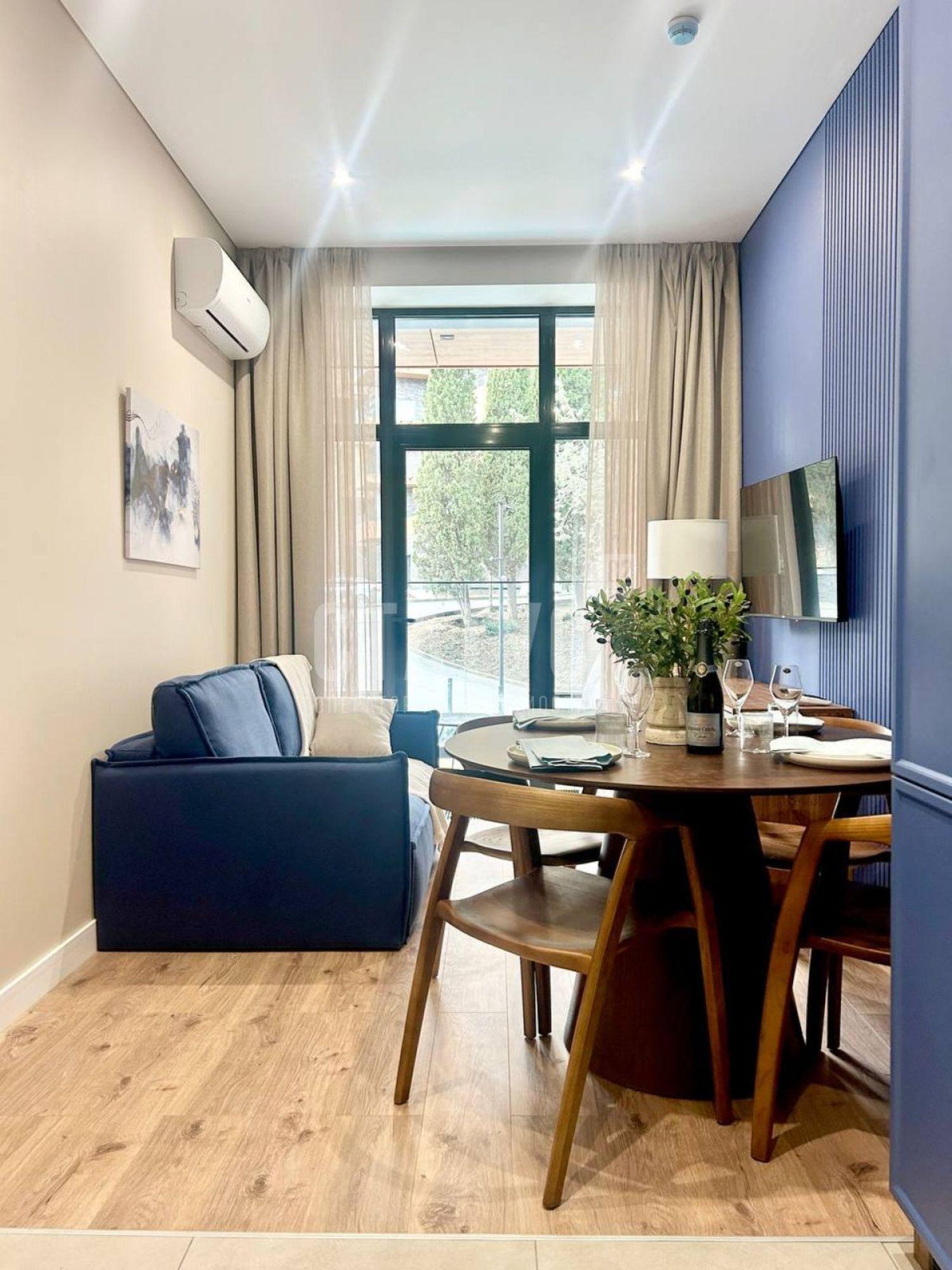 Сдать квартиру за 100 000 рублей на Геологов ул, 7кБ