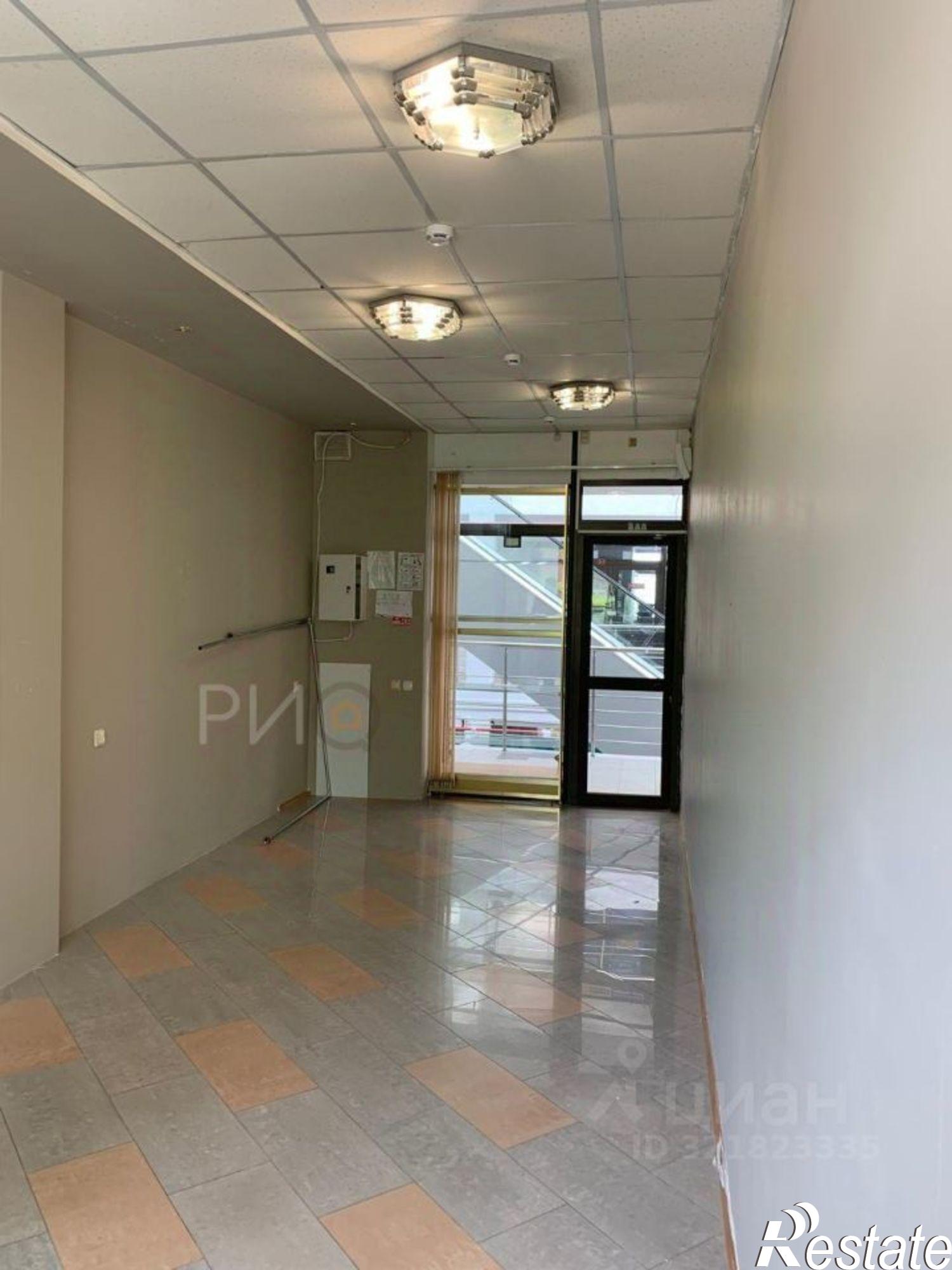 Купить торговое помещение за 2 210 540 рублей на ул Очаковцев, 19