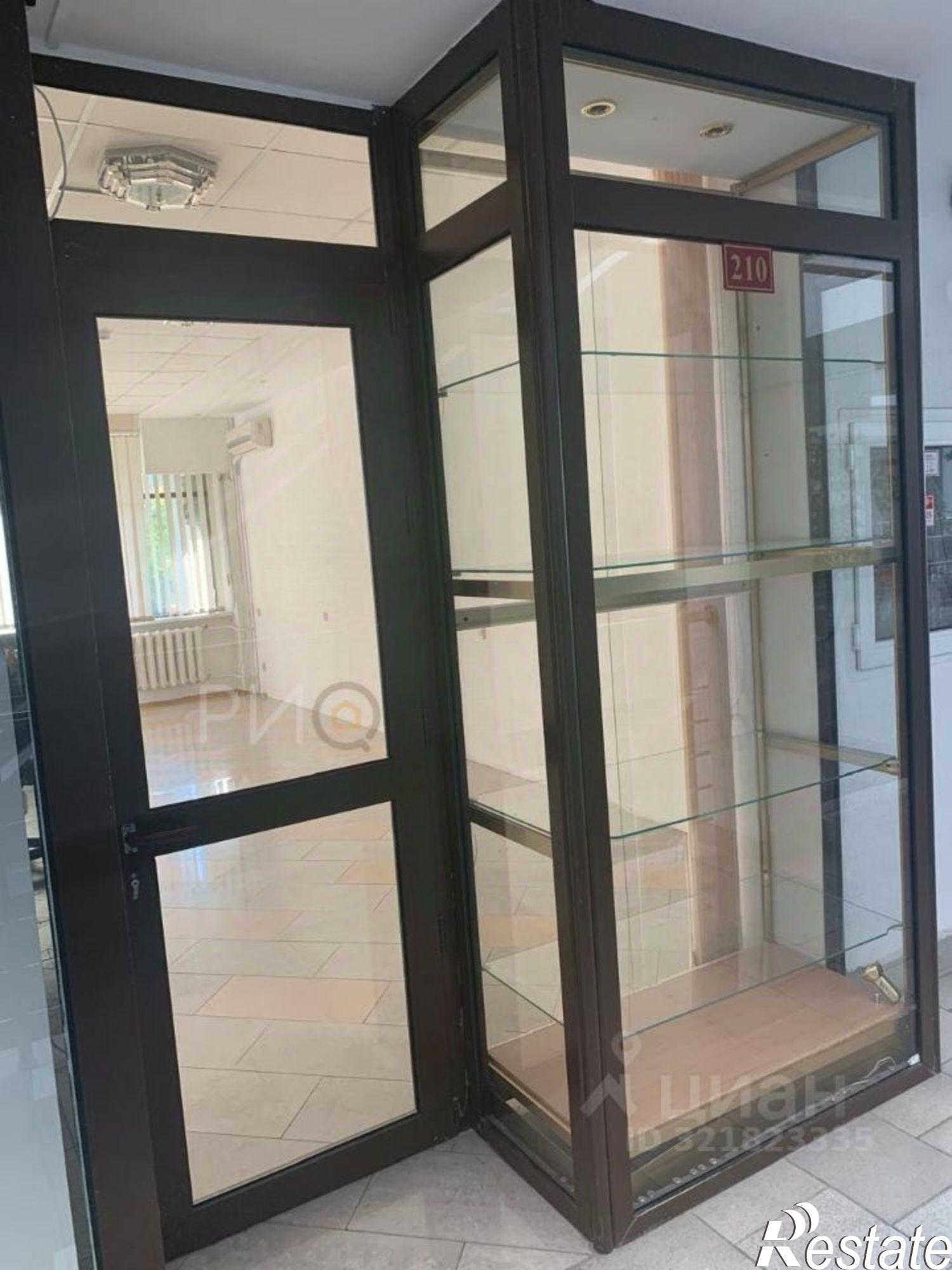 Купить торговое помещение за 2 210 540 рублей на ул Очаковцев, 19