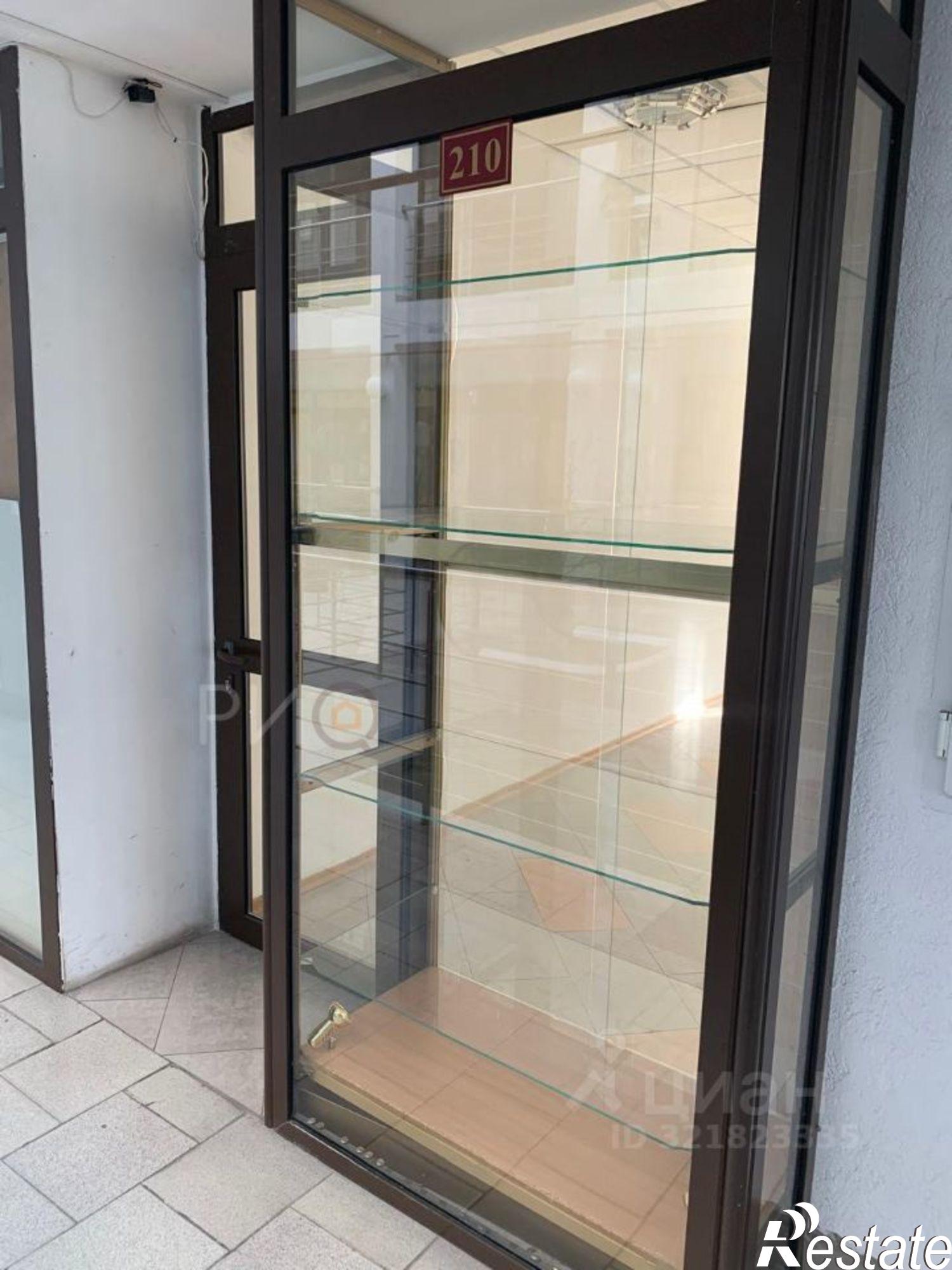 Купить торговое помещение за 2 210 540 рублей на ул Очаковцев, 19