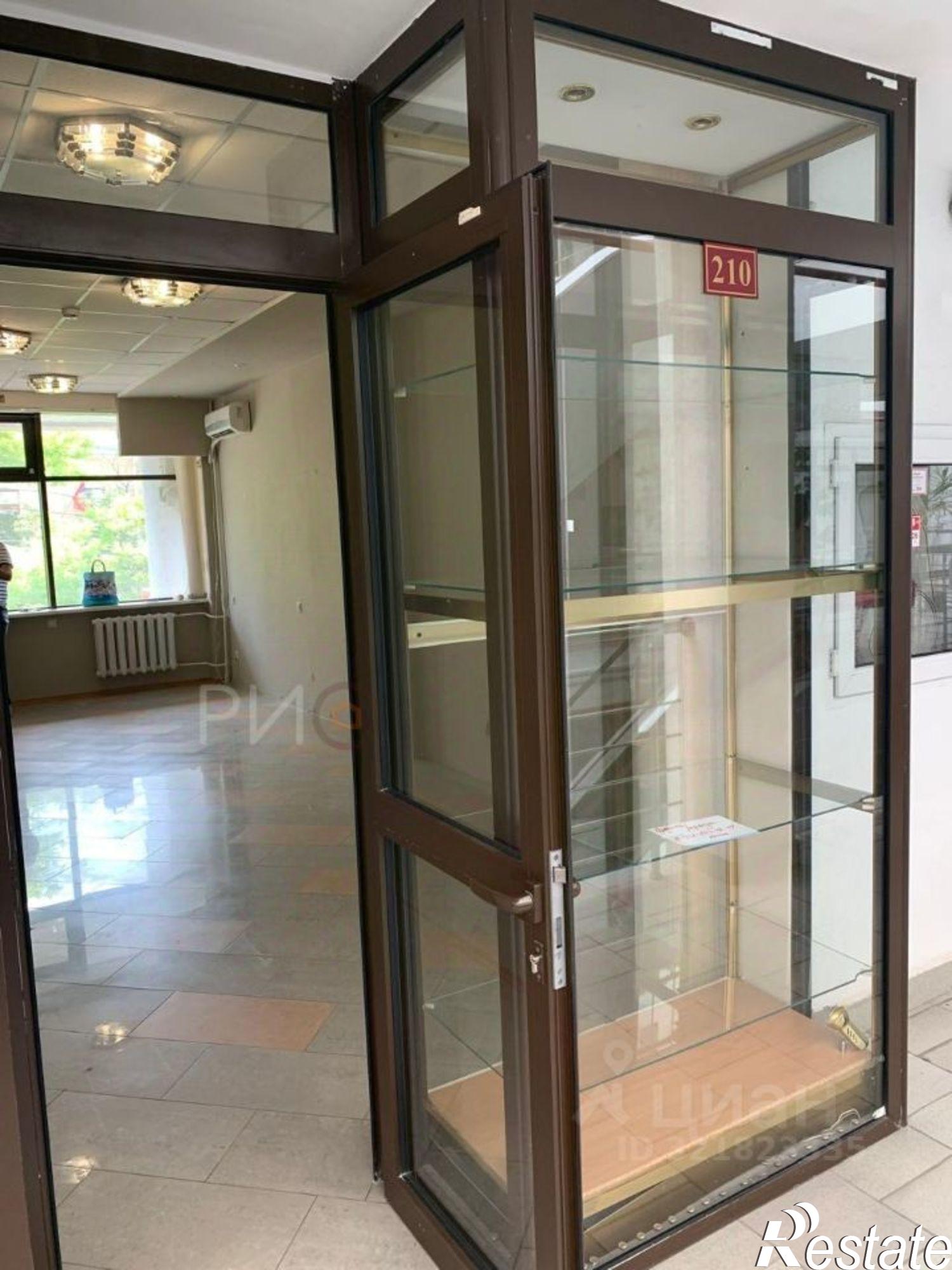 Купить торговое помещение за 2 210 540 рублей на ул Очаковцев, 19