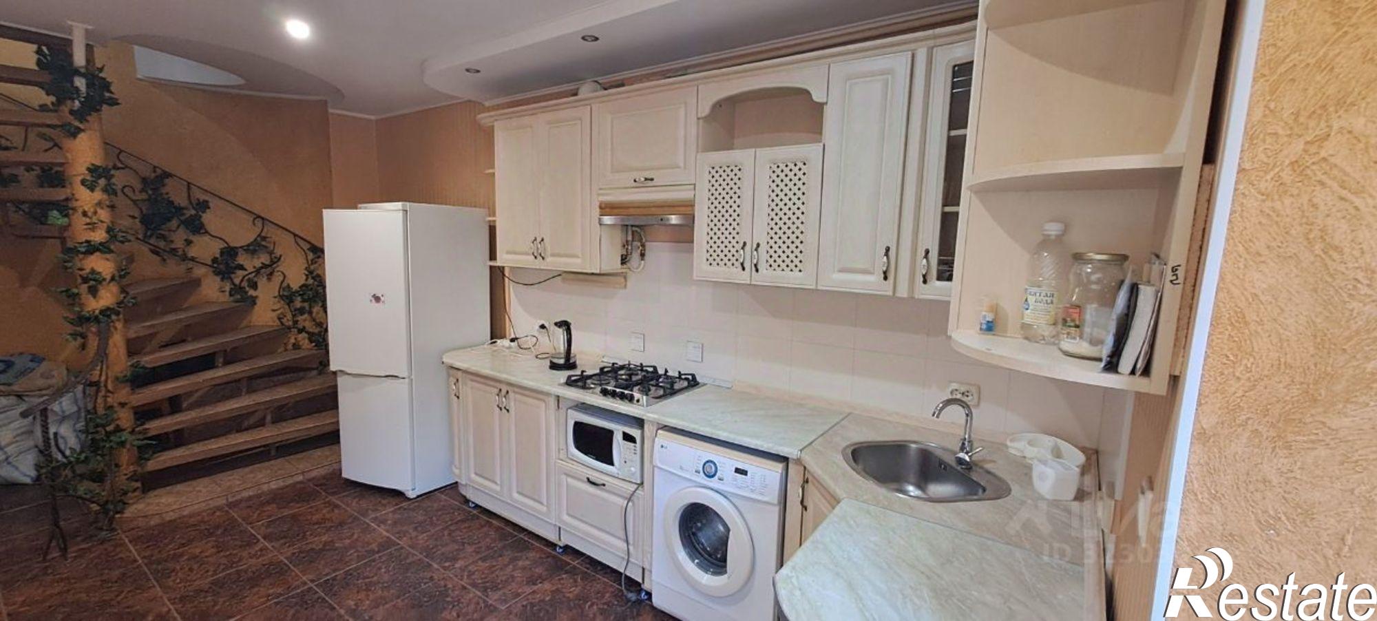 Сдать дачу, дом, коттедж за 90 000 рублей на улица Адмирала Азарова, 39