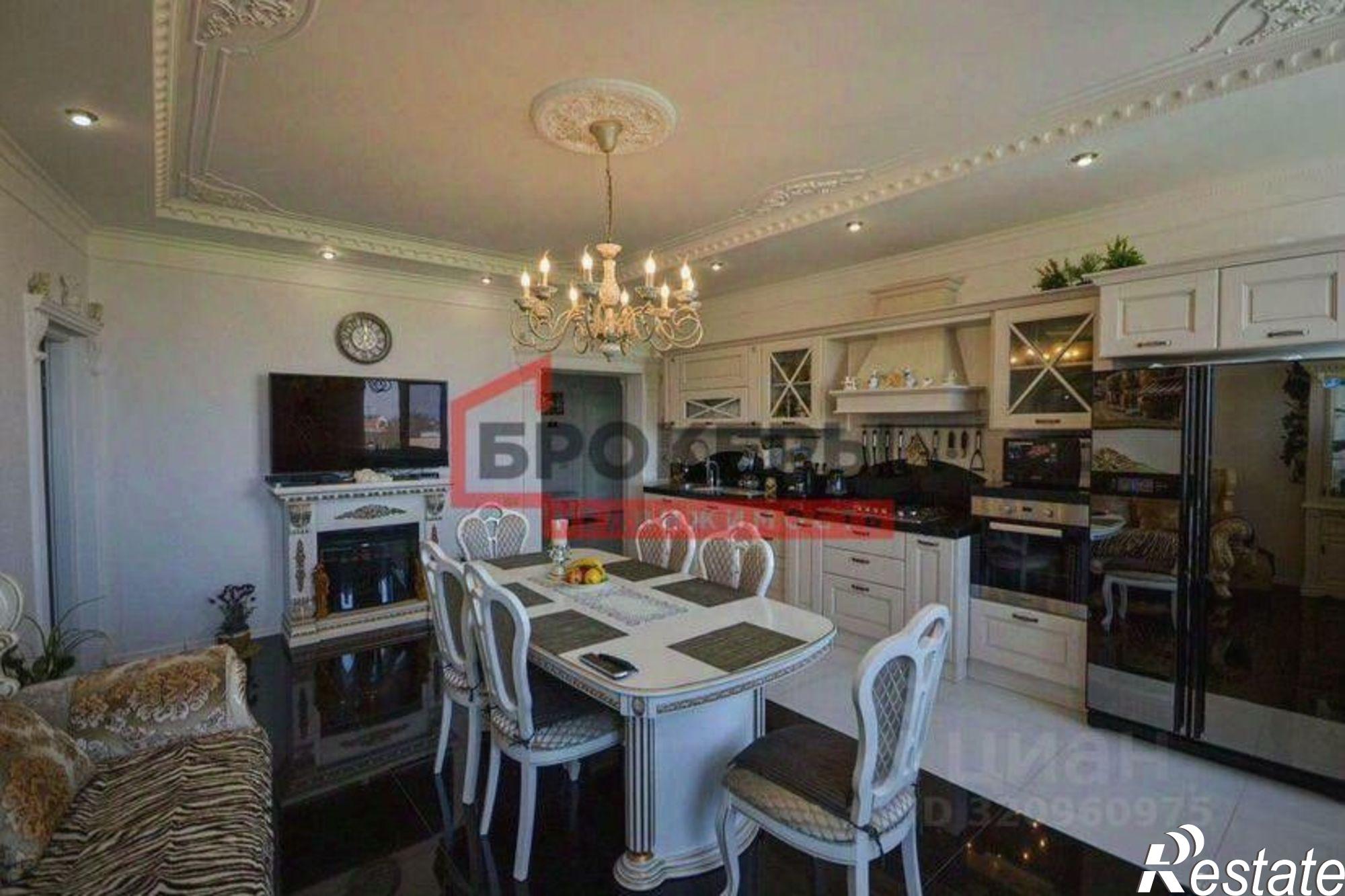 Купить квартиру за 31 000 000 рублей на Античный пр-кт, 4