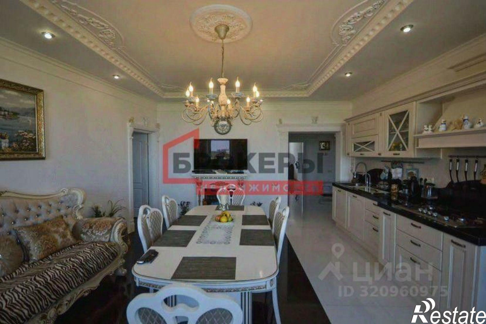 Купить квартиру за 31 000 000 рублей на Античный пр-кт, 4