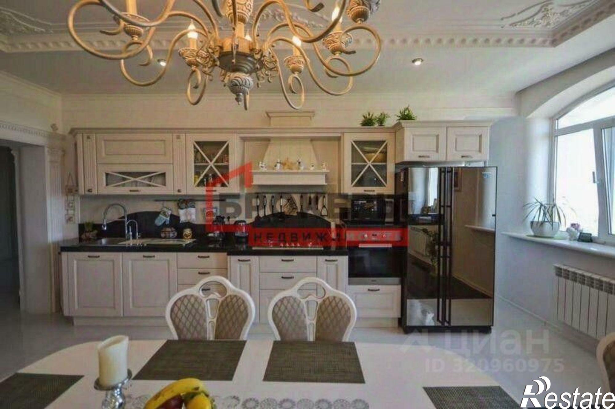 Купить квартиру за 31 000 000 рублей на Античный пр-кт, 4