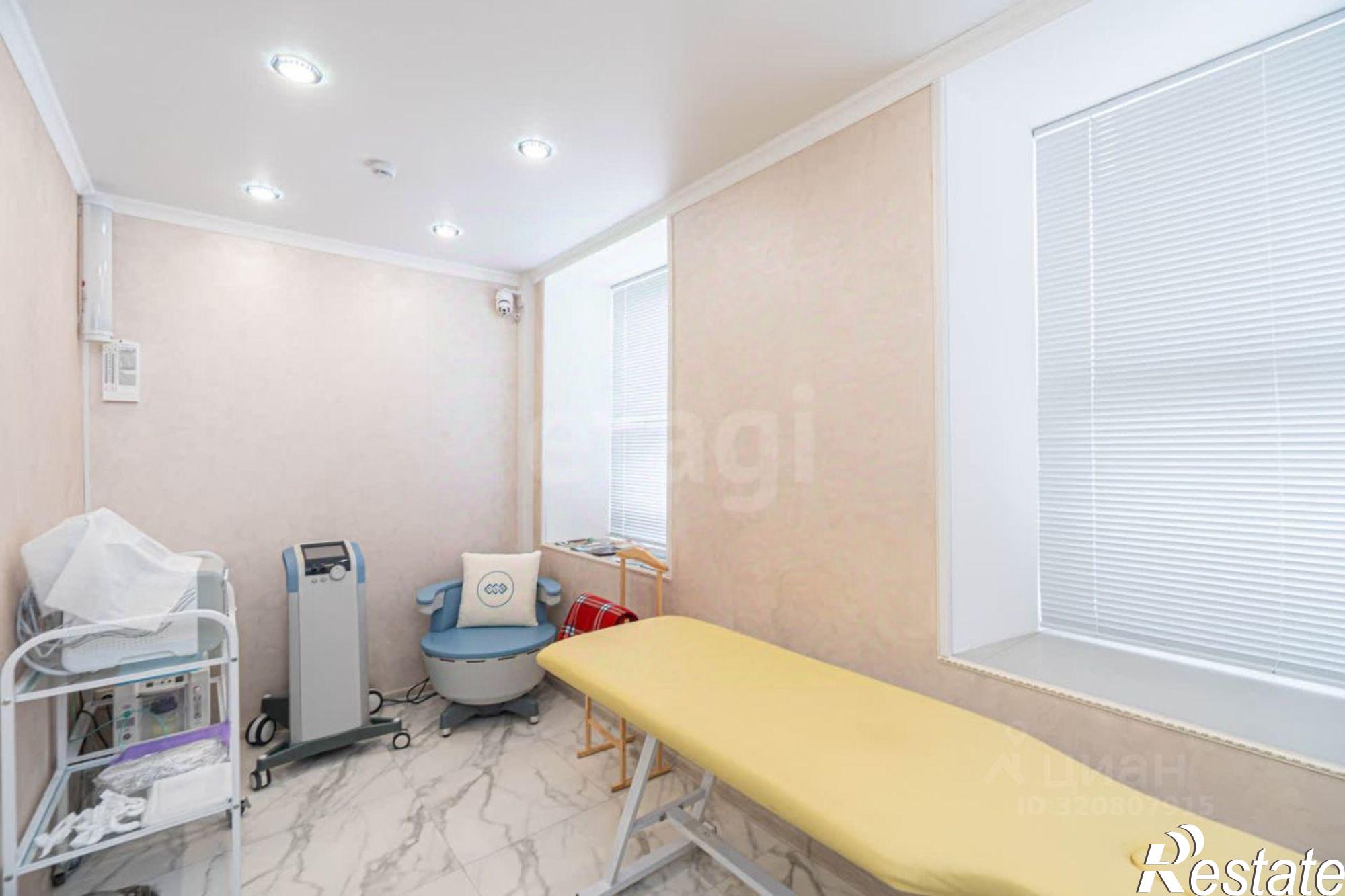 Купить офис, помещение под офис за 33 783 500 рублей на Большая Морская улица