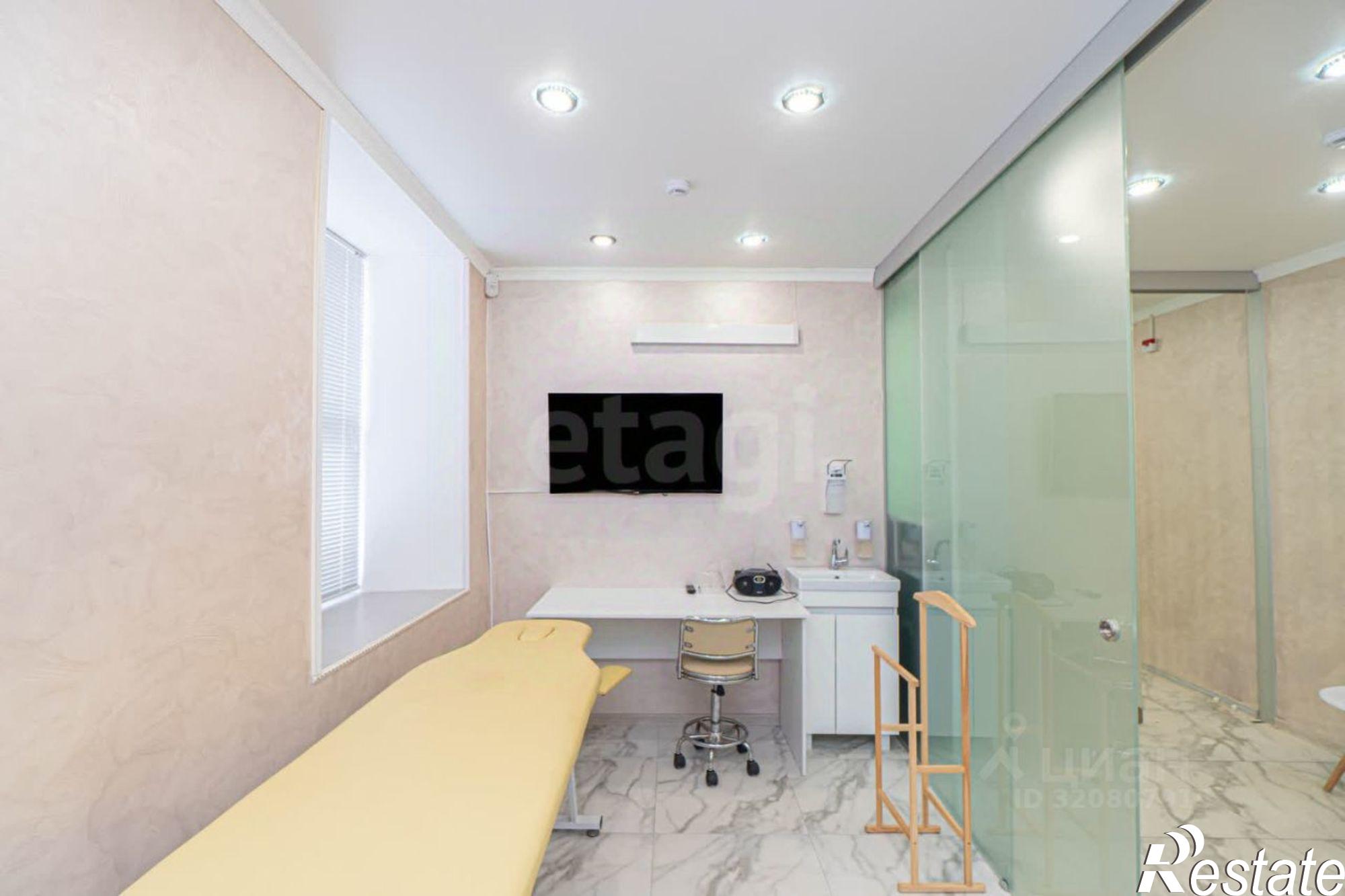 Купить офис, помещение под офис за 33 783 500 рублей на Большая Морская улица