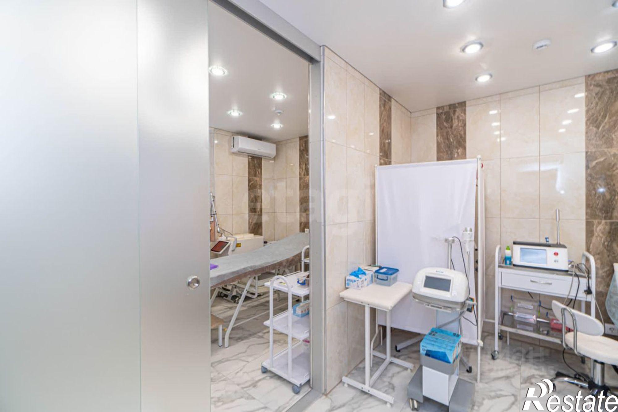 Купить офис, помещение под офис за 33 783 500 рублей на Большая Морская улица