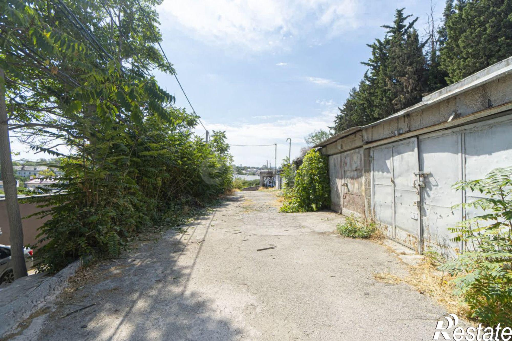 Купить гараж, место в паркинге за 2 395 220 рублей на улица Адмирала Октябрьского, 19