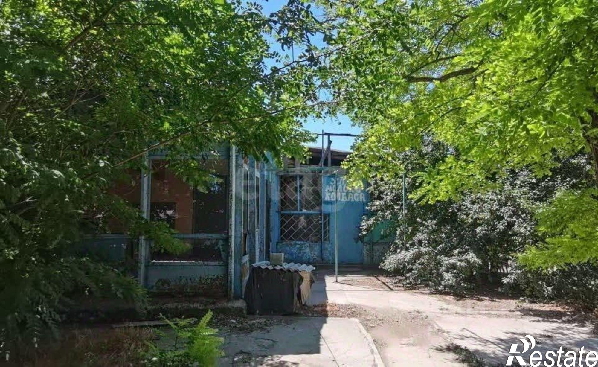 Купить торговое помещение за 5 996 710 рублей на ул А.Кима