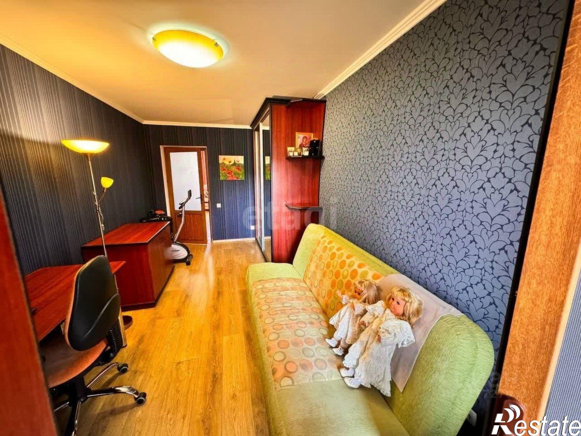 Купить квартиру за 10 000 000 рублей на Мальченко улица, 1