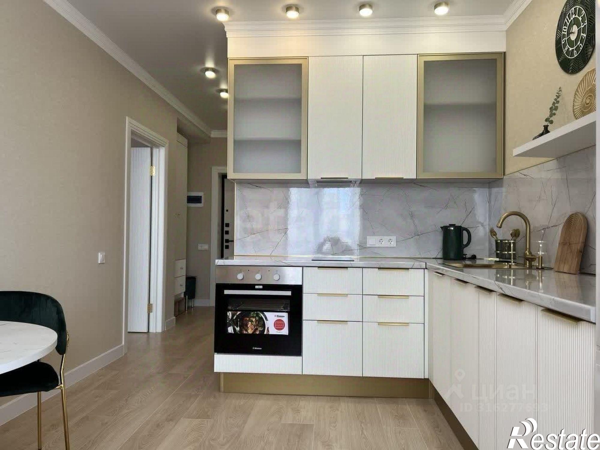 Купить квартиру за 9 900 000 рублей на ул Крымской весны, 2