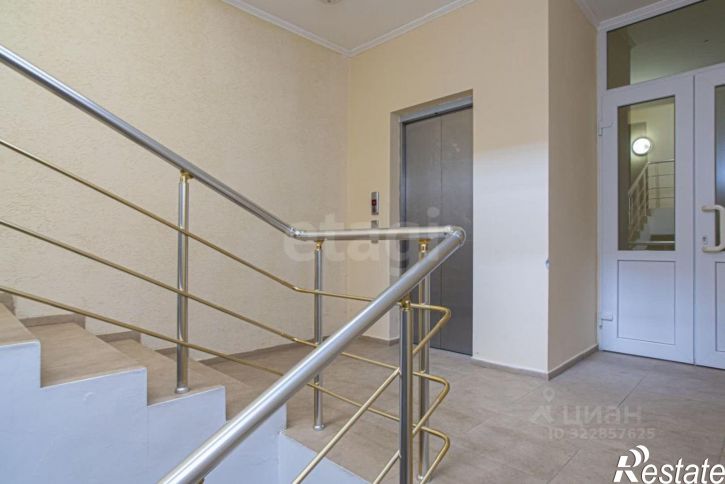 1-комн квартира улица Авиаторов, 1,  д. 1