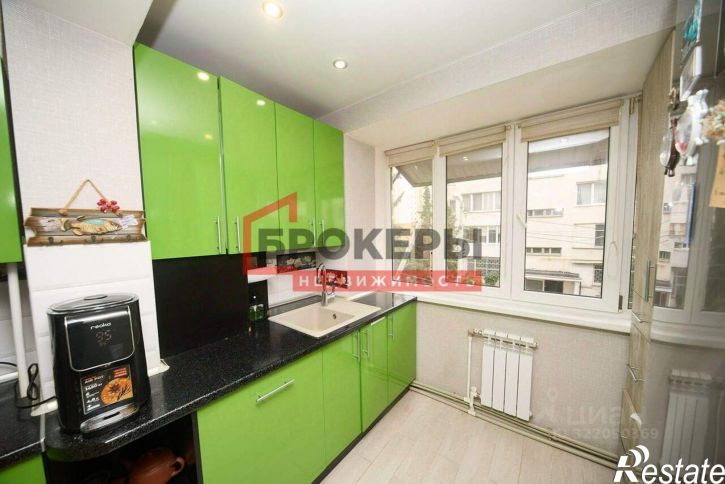 3-комн квартира улица Колобова, 17Г,  д. 17Г