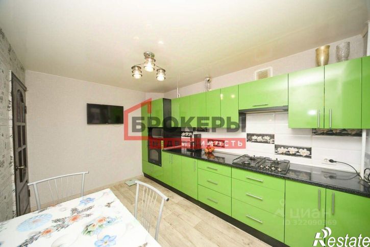 3-комн квартира улица Колобова, 17Г,  д. 17Г