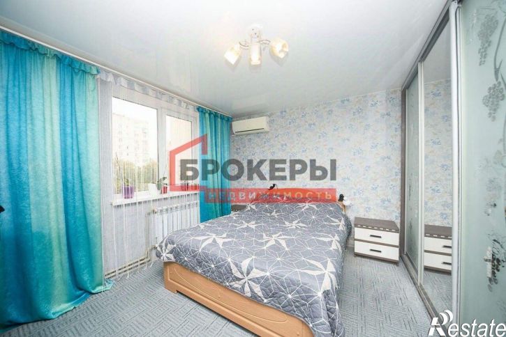 3-комн квартира улица Колобова, 17Г,  д. 17Г