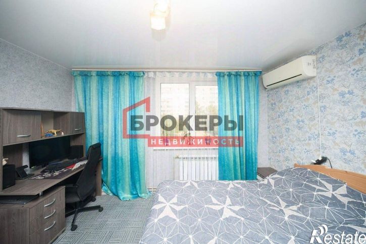 3-комн квартира улица Колобова, 17Г,  д. 17Г