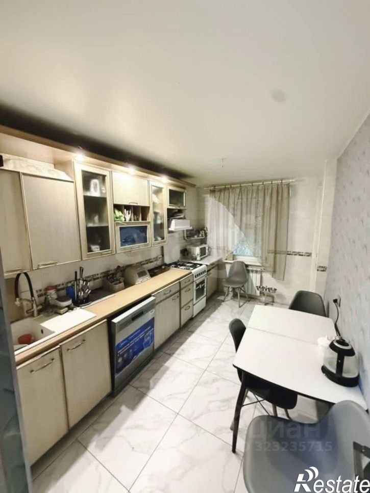 4-комн квартира улица Александра Маринеско, 4Б,  д. 4Б