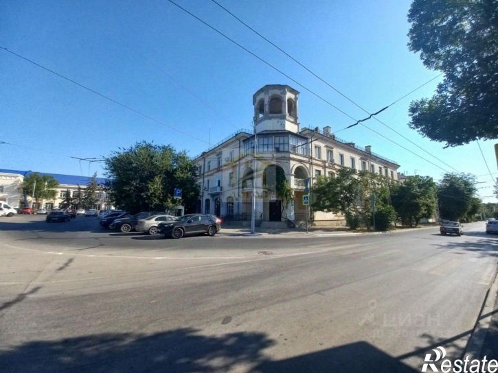 3-комн квартира улица Надеждинцев, 1,  д. 1