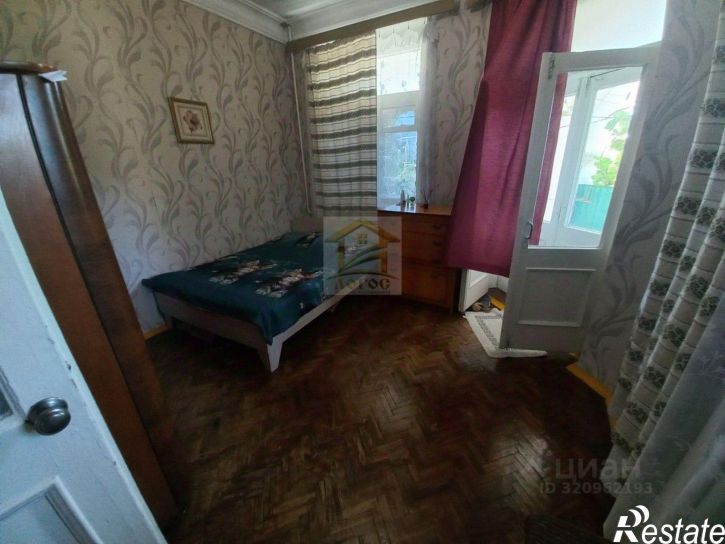 3-комн квартира улица Надеждинцев, 1,  д. 1