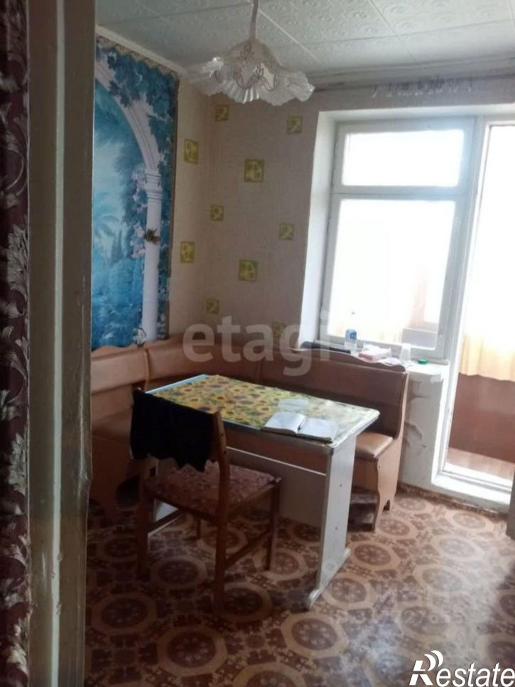 3-комн квартира мкр 10, 22,  д. 22