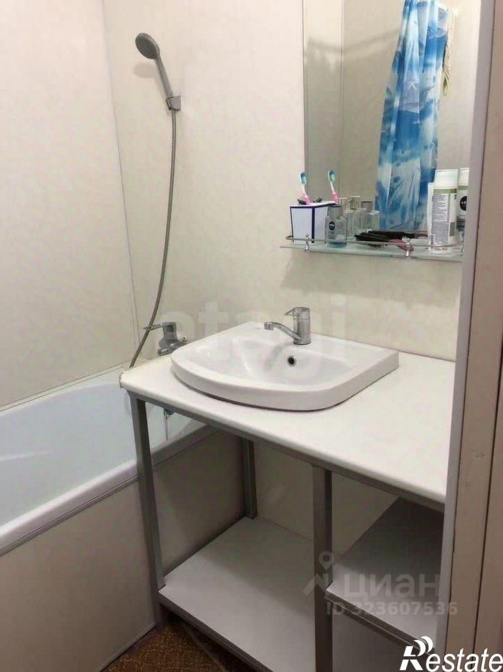 2-комн квартира проспект Героев Десантников, 2,  д. 2