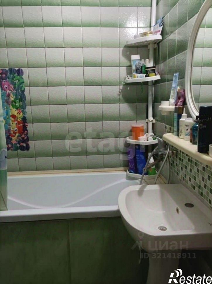 3-комн квартира 8-й микрорайон, 3,  д. 3