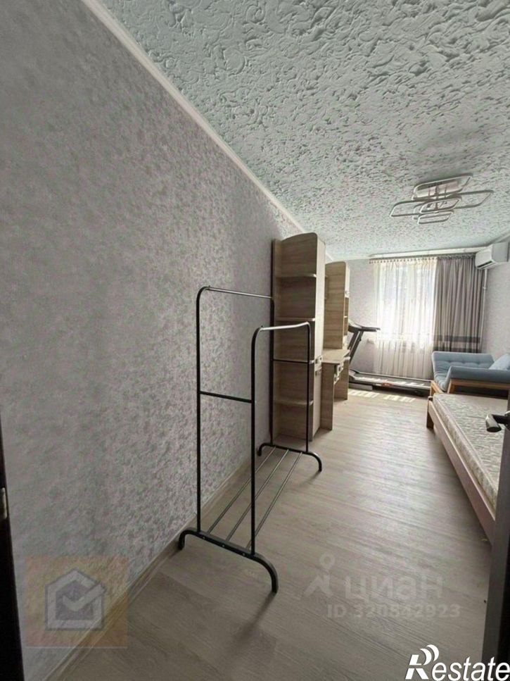 3-комн квартира ул Аксютина, 14,  д. 14