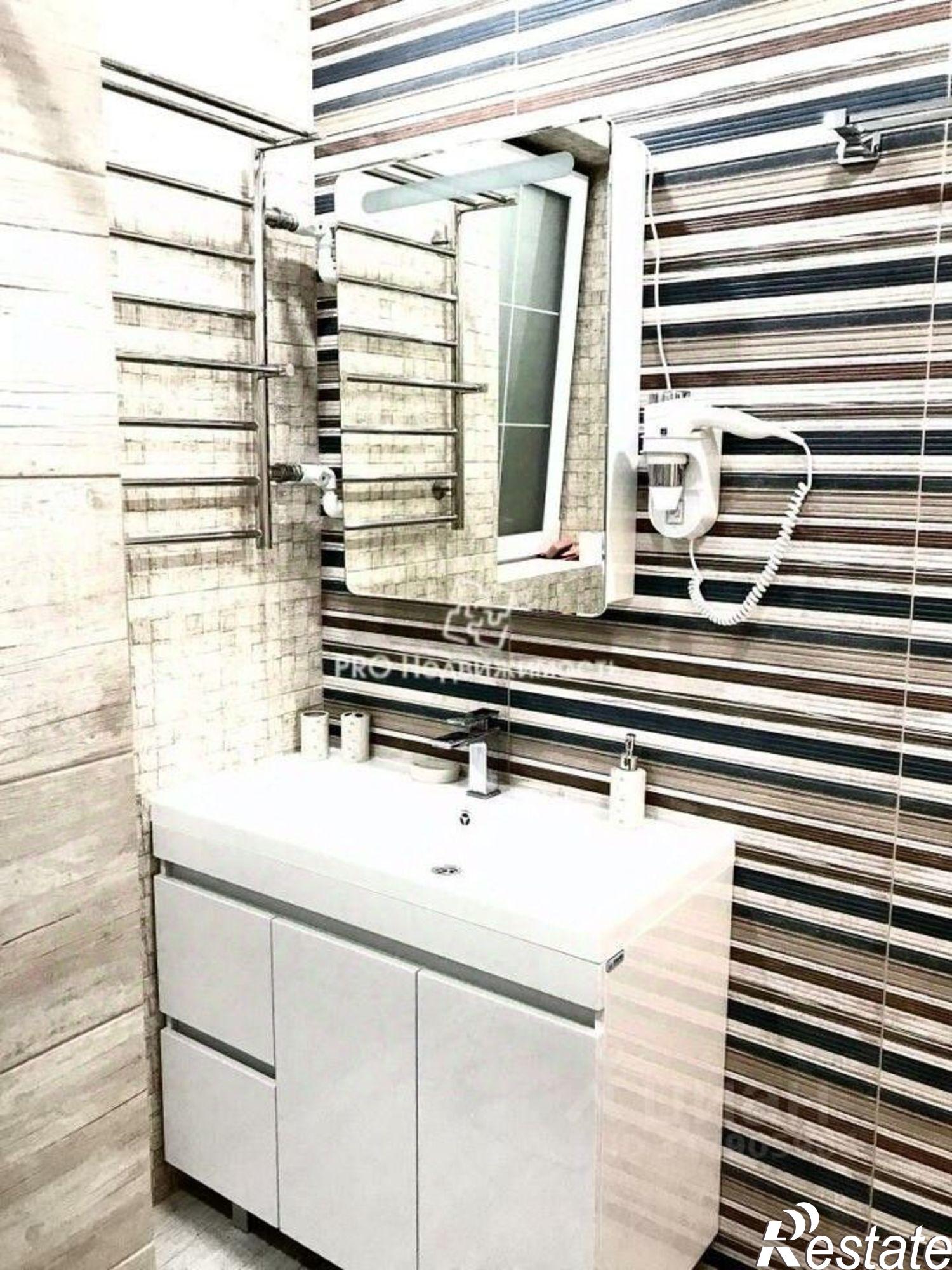 Сдать дачу, дом, коттедж за 180 000 рублей на Гидрографическая улица