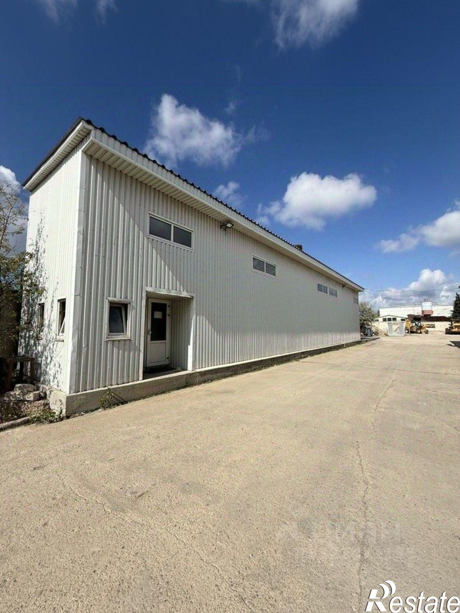 Сдать ОСЗ, отдельно стоящее здание за 165 000 рублей на улица Арама Сунгурьяна