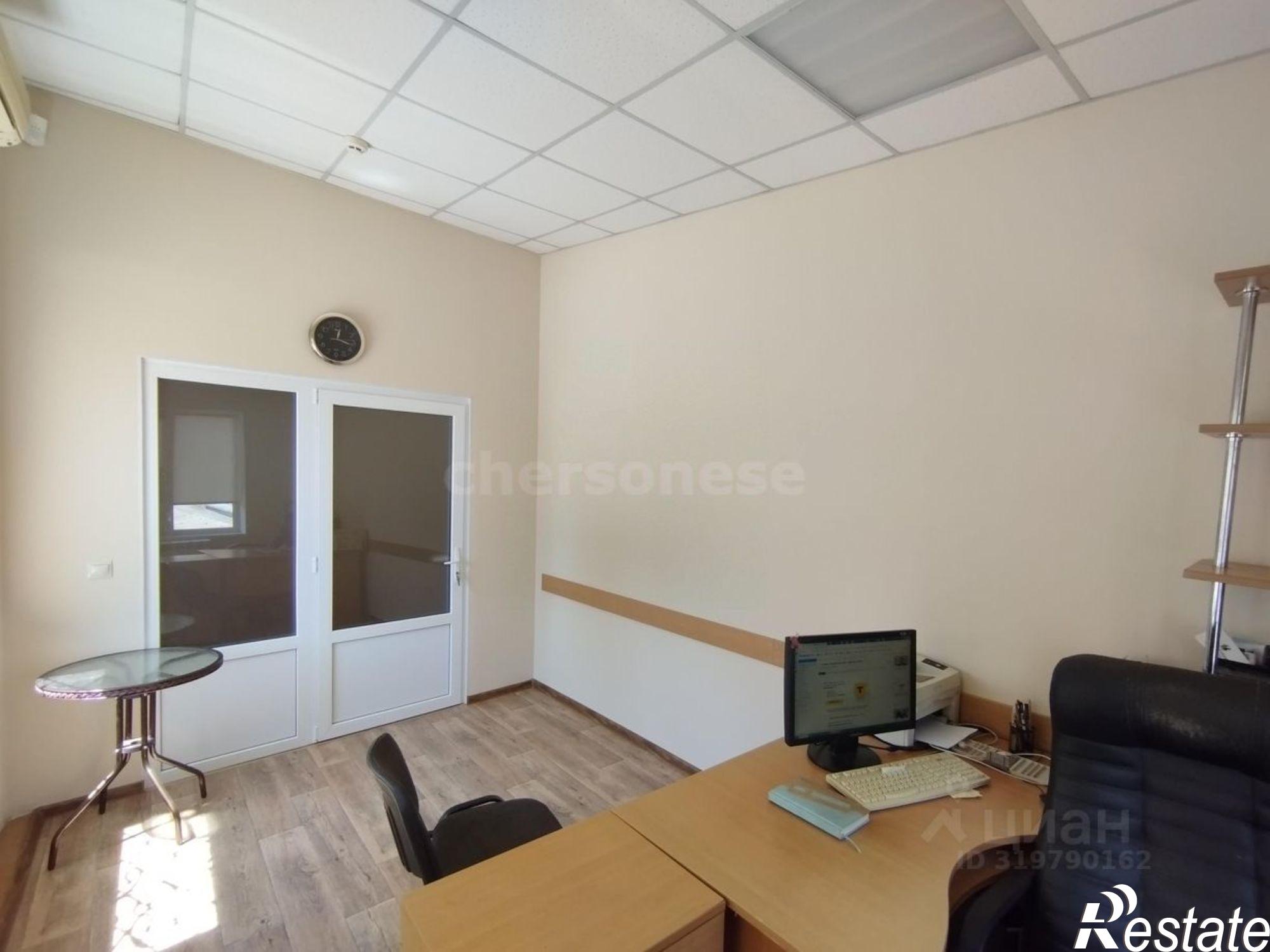 Сдать офис, помещение под офис за 18 000 рублей на Керченская улица