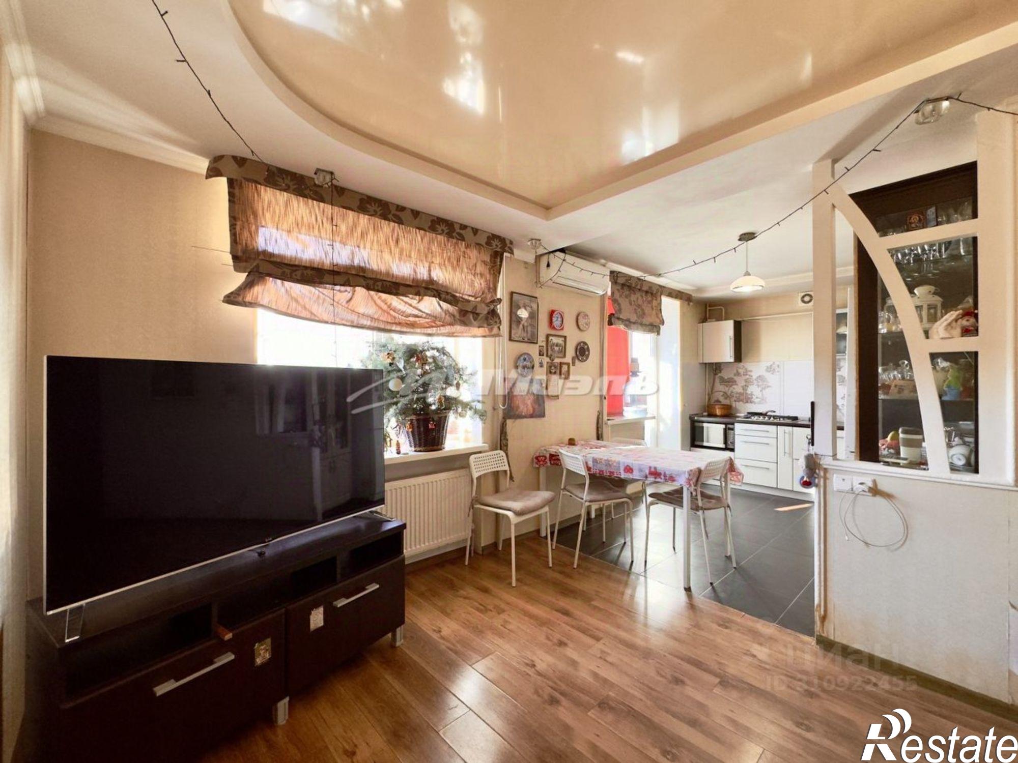 Купить квартиру за 8 400 000 рублей на Строительная улица, 21