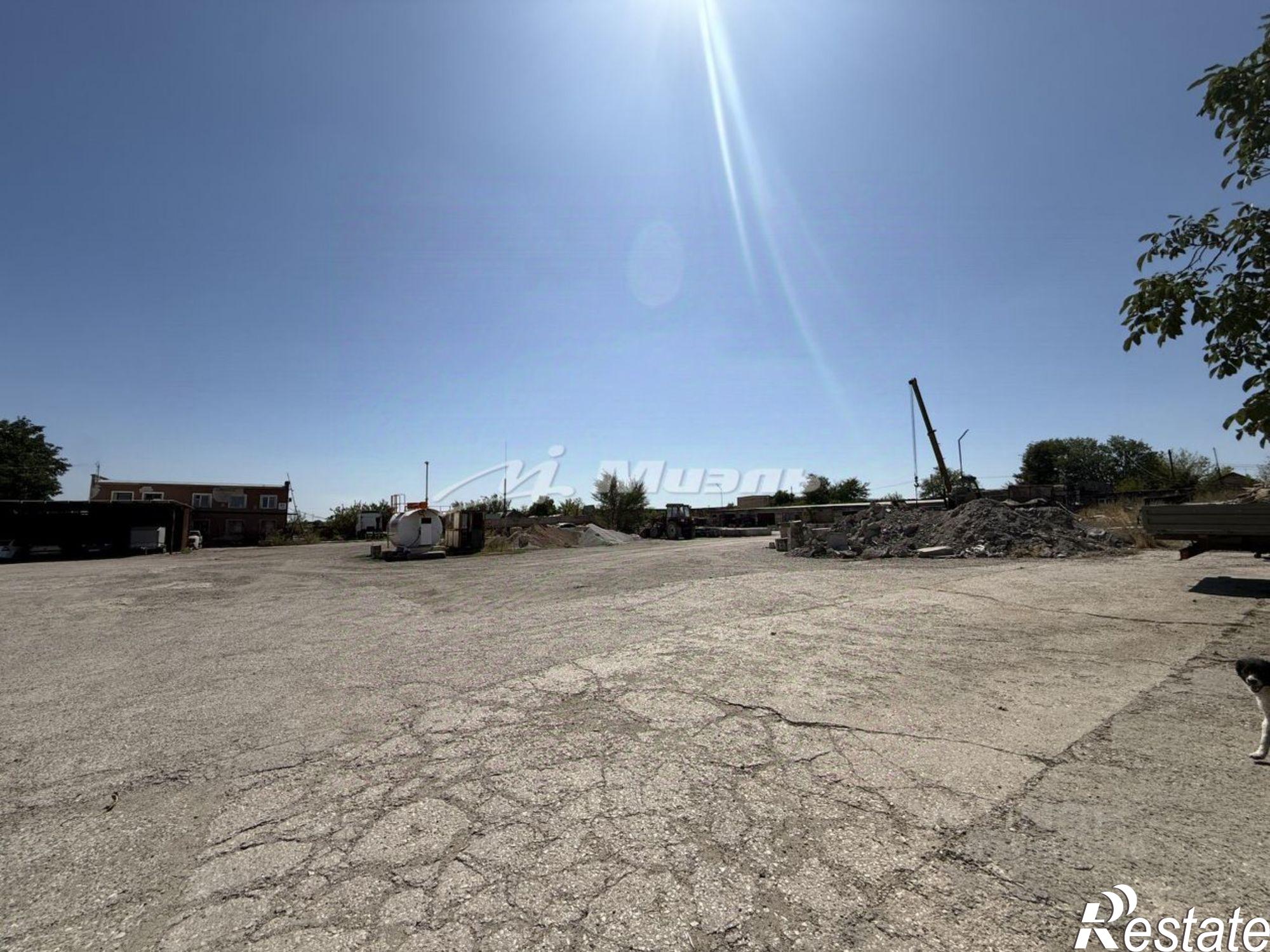 Купить складское помещение за 78 000 300 рублей на ул Молодежная, 64Б