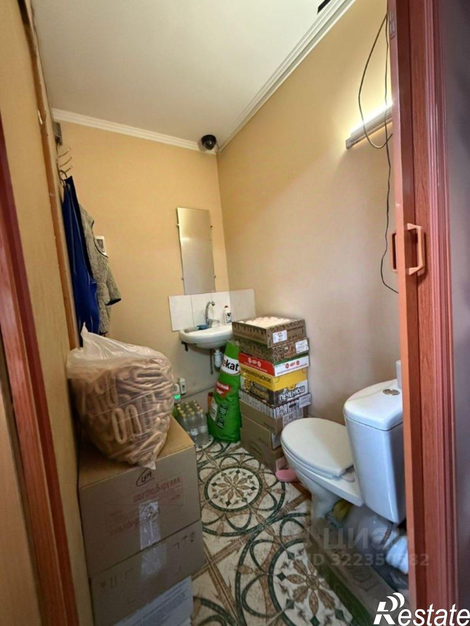 Купить торговое помещение за 4 900 000 рублей на Джанкойский м/р-н, Азовское сп, Азовское пгт