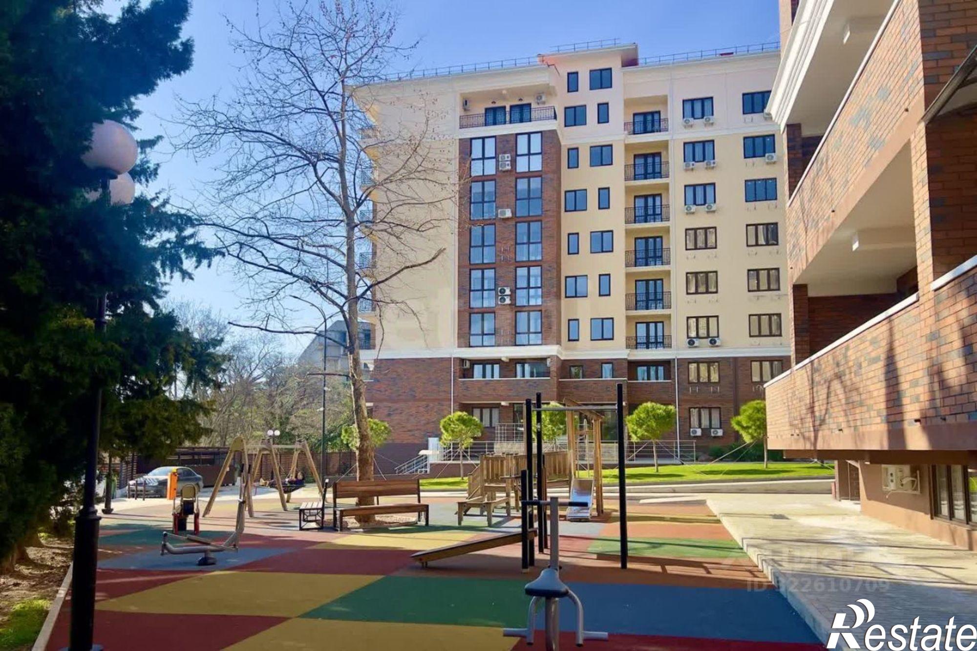 Купить квартиру за 13 500 000 рублей на улица Авроры, 77 к1