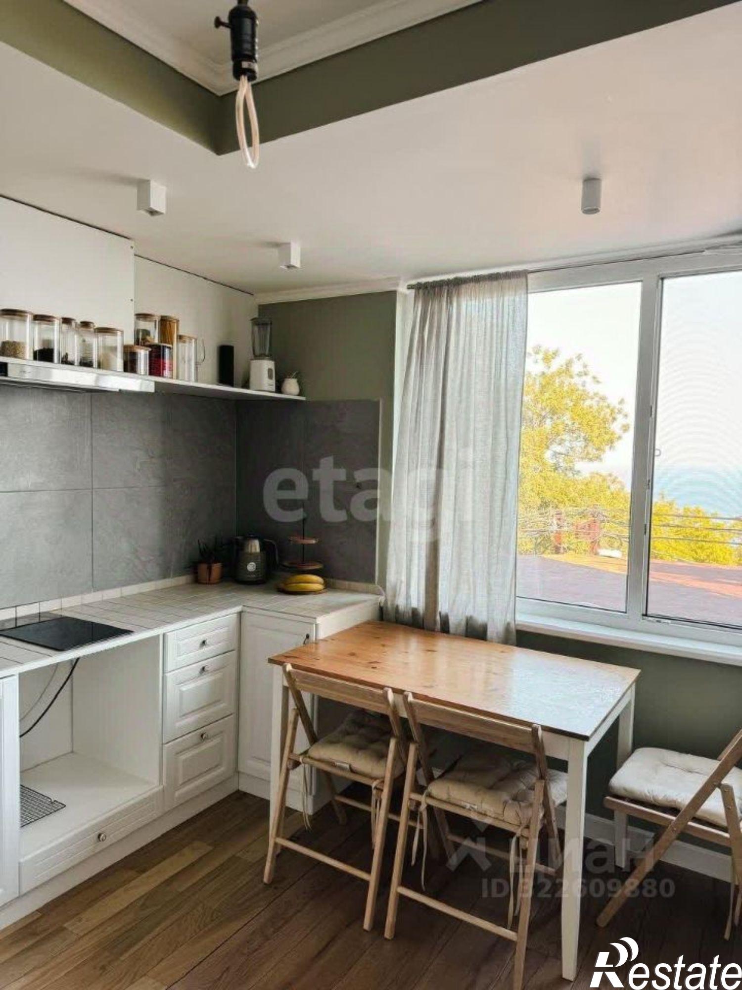 Купить гараж, место в паркинге за 15 000 000 рублей на Нагорная улица, 25