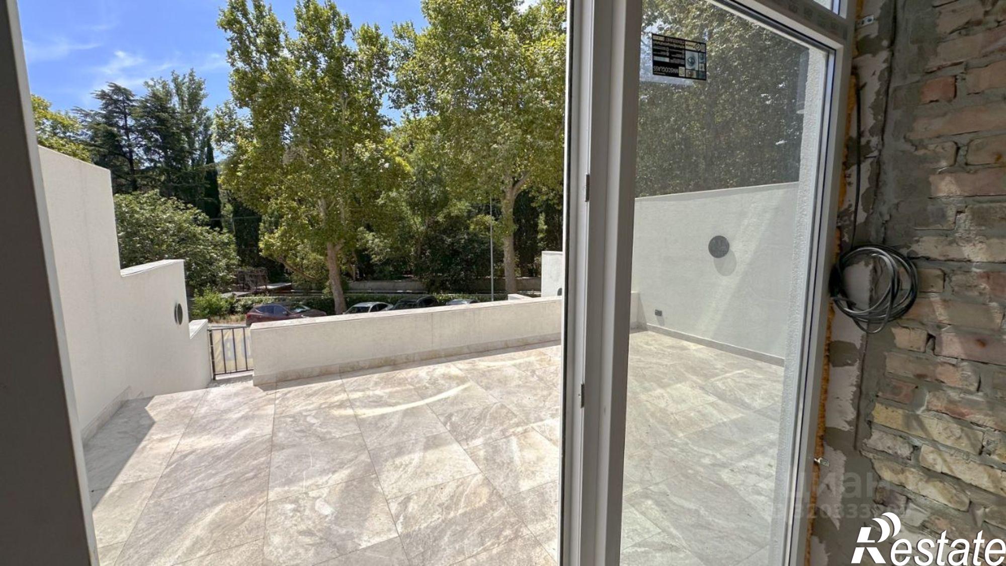 Купить квартиру за 24 440 000 рублей на Крутой переулок, 7