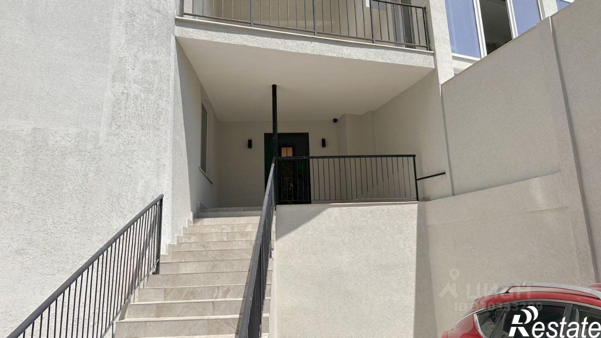 Купить квартиру за 24 440 000 рублей на Крутой переулок, 7