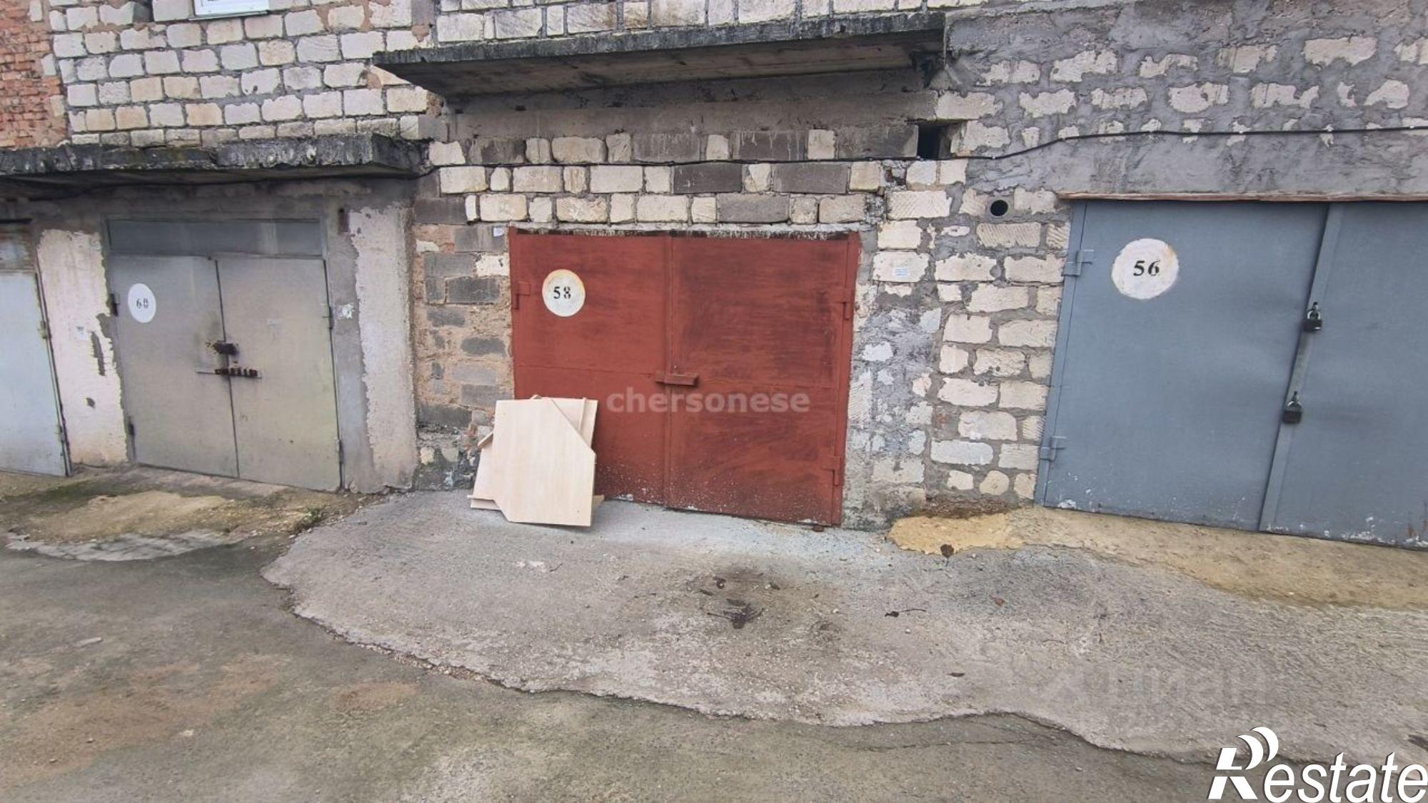 Купить гараж, место в паркинге за 700 000 рублей на ул Хабаровская, 2