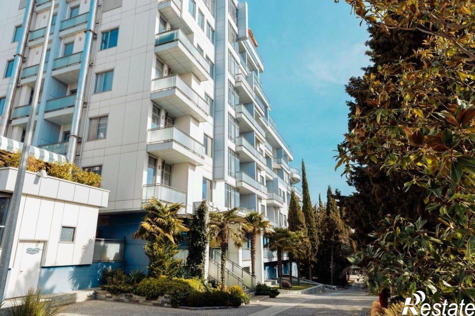 Купить квартиру за 62 000 000 рублей на Алушта, Парковая улица, 5