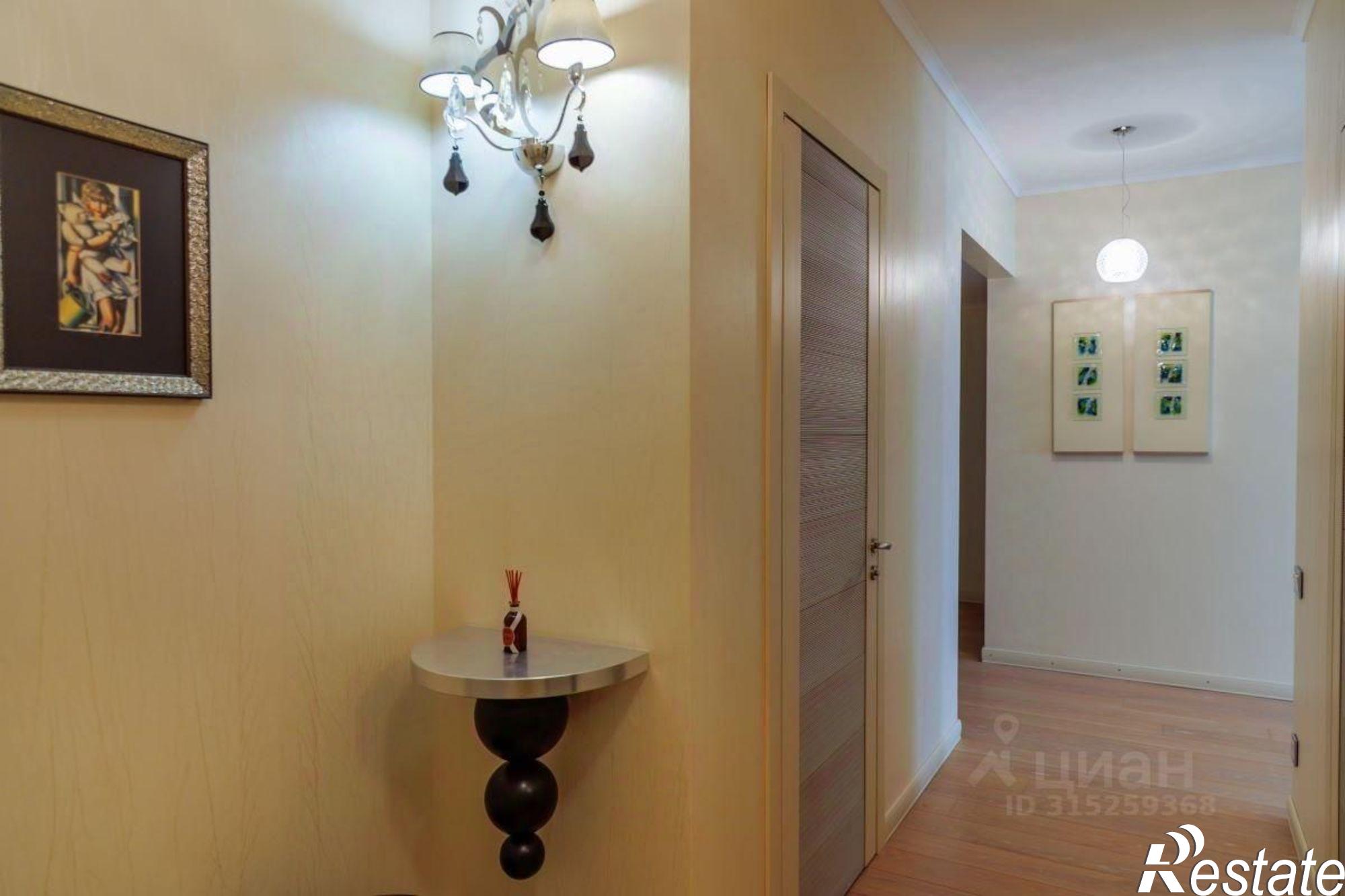 Купить квартиру за 62 000 000 рублей на Алушта, Парковая улица, 5