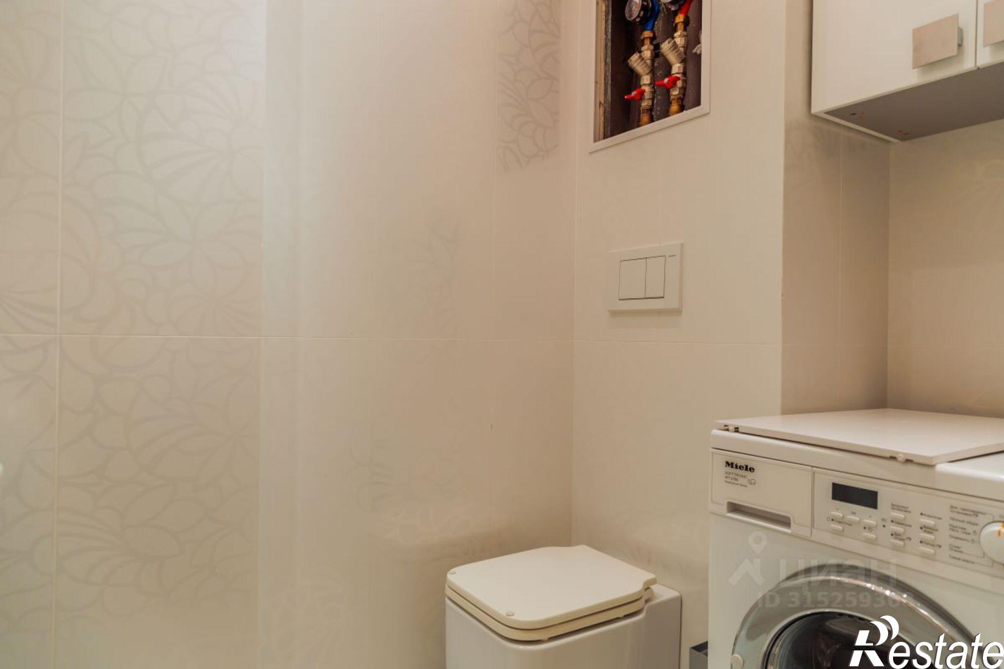 Купить квартиру за 62 000 000 рублей на Алушта, Парковая улица, 5